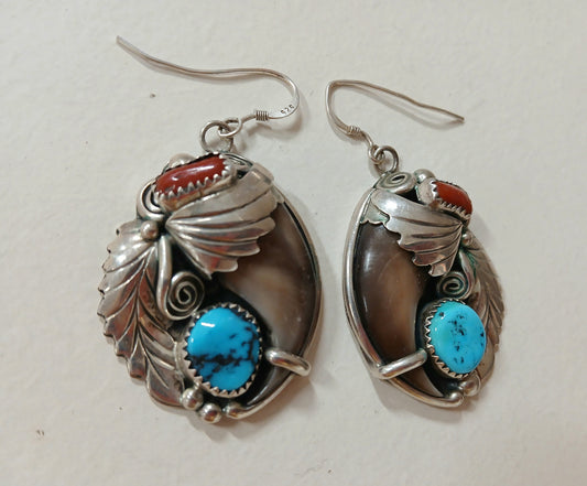Earring Native bear claw