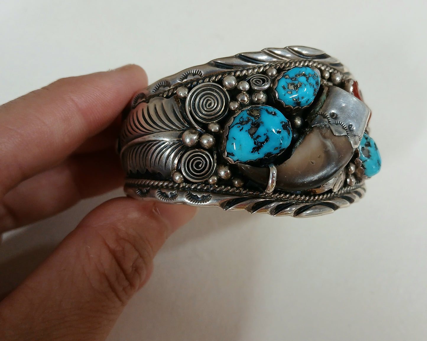 Bracelet Native bear claw cuff