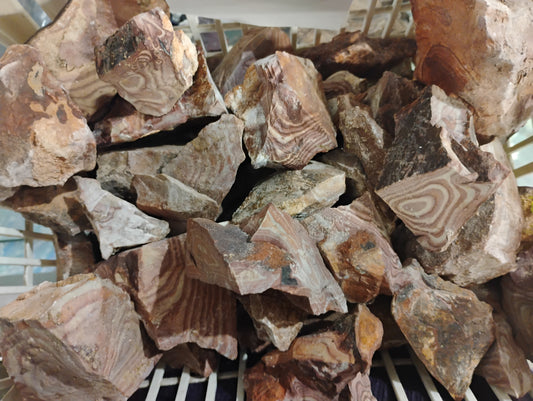 Rough Rock, Rhyolite Liesegang Rangs