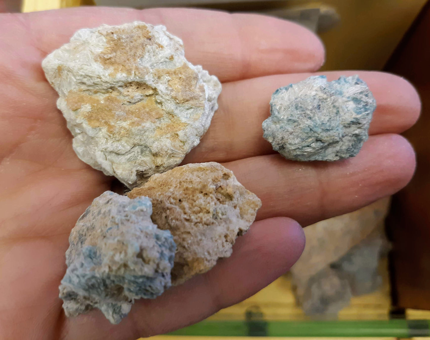 Kyanite, Green 1" to 2.5"